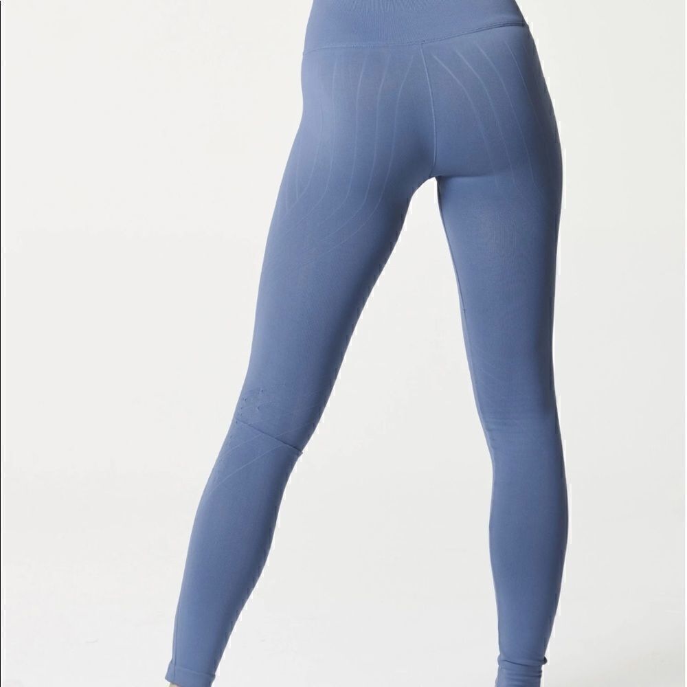 NUX HIGH RISE MESA LEGGING - Picture 2 of 5